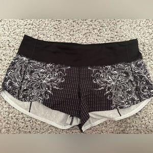 Patterned Lululemon Speed Up Low-Rise Lined Short 2.5”